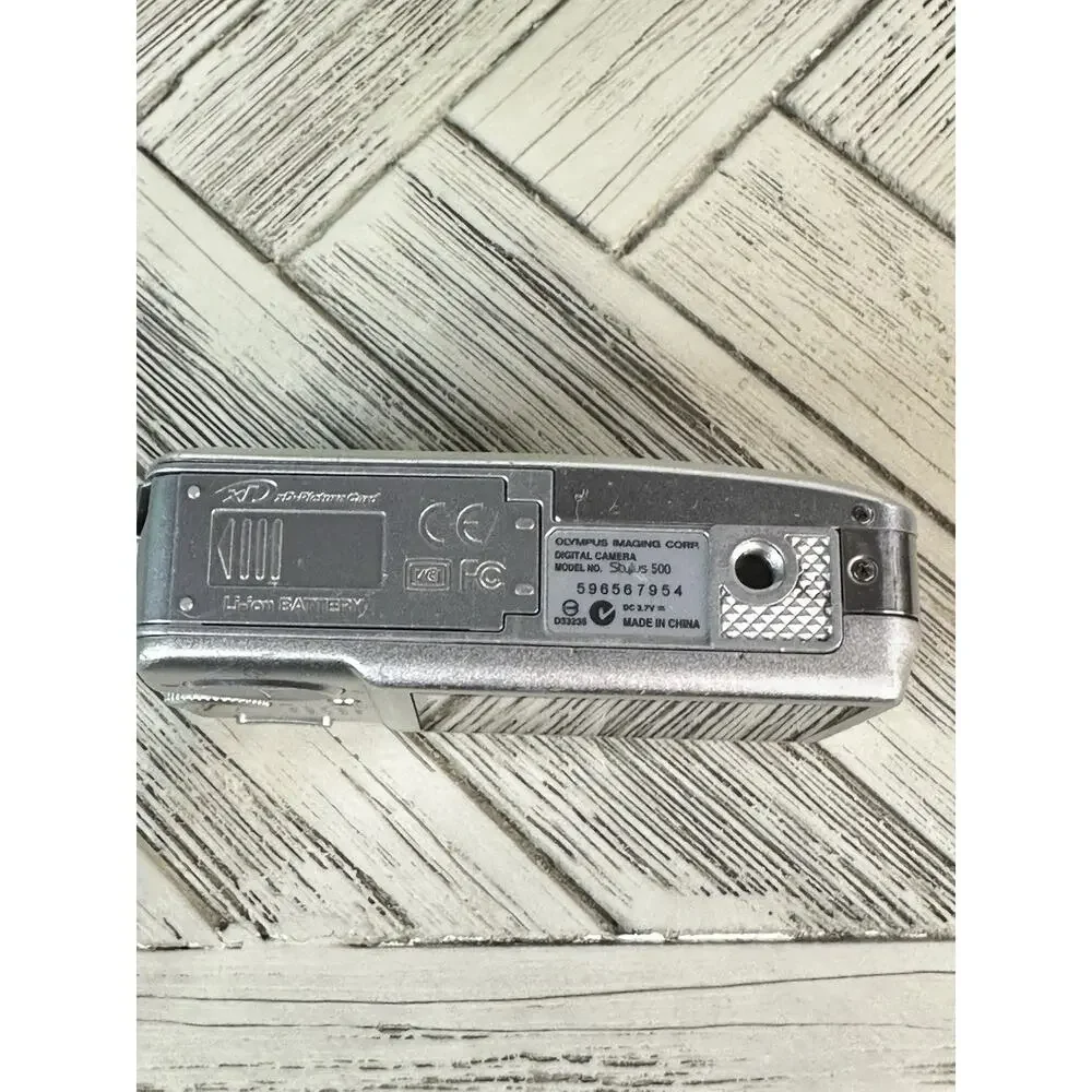 Vtg Olympus Stylus 500 All Weather 5MP Digital Camera w/Battery & Charger Tested - Picture 6 of 9